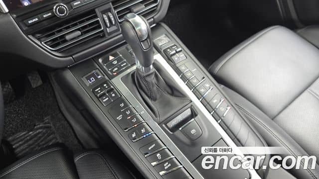 Porsche Macan, 2019