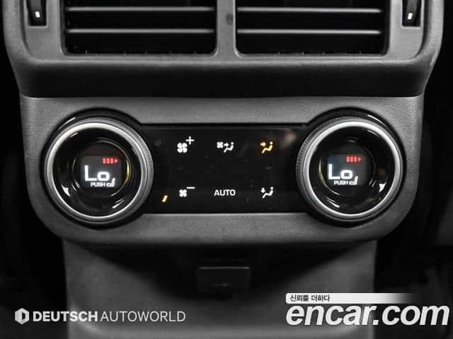 Land Rover Range Rover Velar, 2025