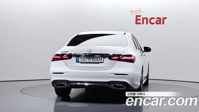 Mercedes-Benz E-Class, 2022