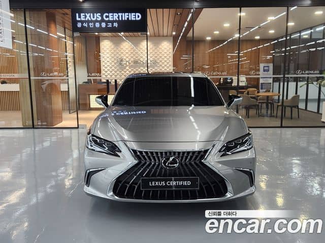 Lexus ES300h, 2024