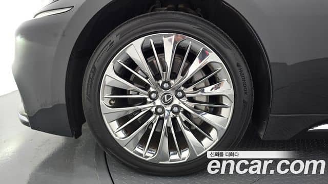 Lexus LS500, 2019