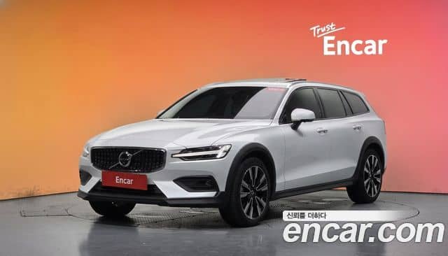Volvo V60 Cross Country, 2025