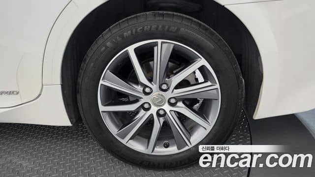 Lexus ES300h, 2018