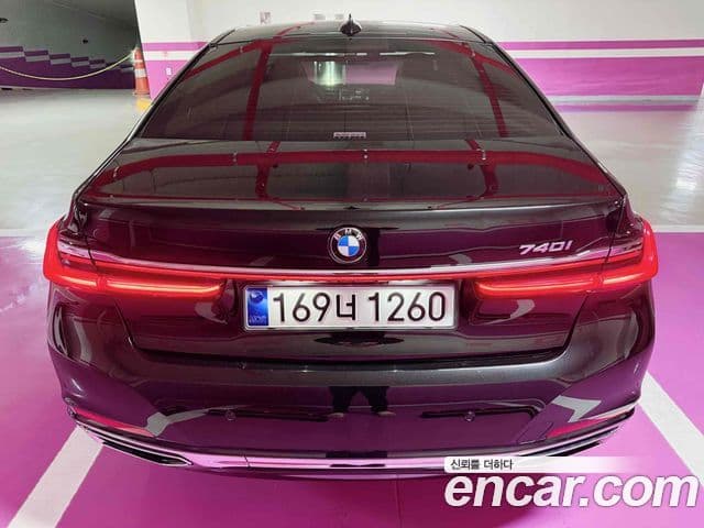 BMW 7 Series 2020 — ფოტო 8/20