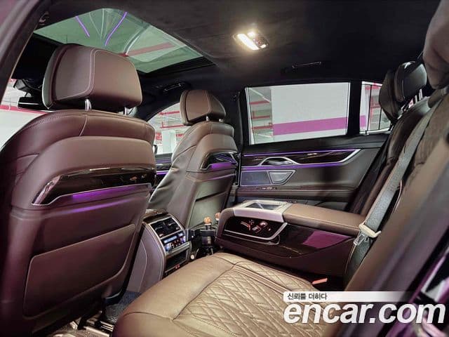 BMW 7 Series 2020 — ფოტო 7/20