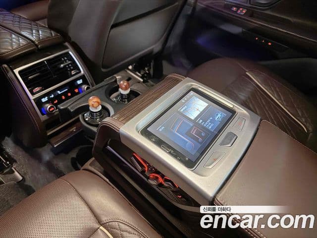 BMW 7 Series 2020 — ფოტო 14/20