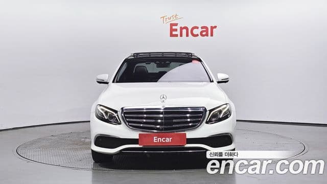 Mercedes-Benz E-Class 2019 — ფოტო 3/20
