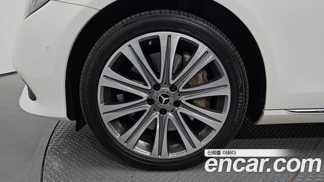 Mercedes-Benz E-Class 2019 — ფოტო 5/20