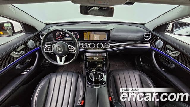 Mercedes-Benz E-Class 2019 — ფოტო 7/20