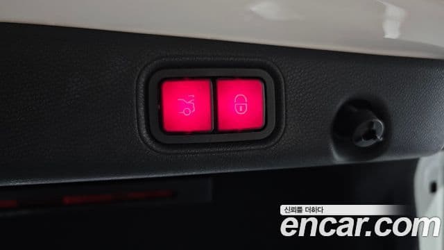 Mercedes-Benz E-Class 2019 — ფოტო 20/20