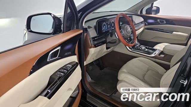 Kia Carnival 2022 — ფოტო 10/20