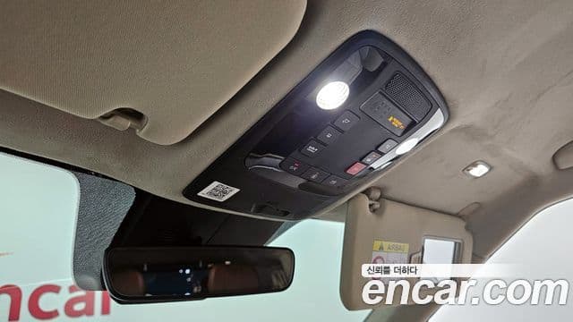 Kia Carnival 2022 — ფოტო 18/20