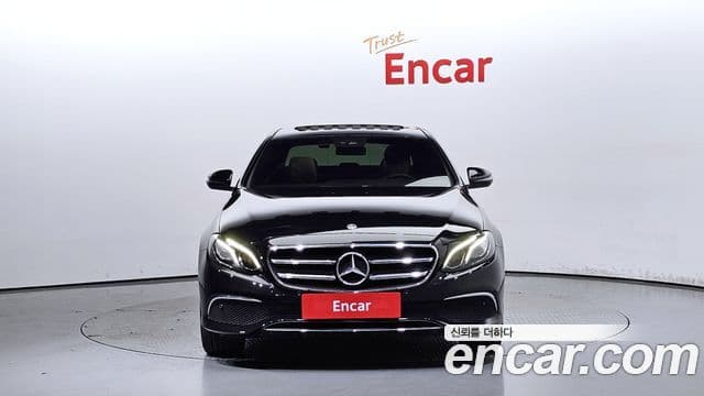 Mercedes-Benz E-Class 2019 — ფოტო 10/20