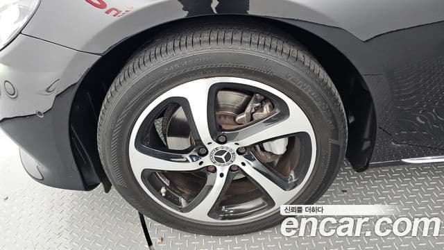 Mercedes-Benz E-Class 2019 — ფოტო 12/20
