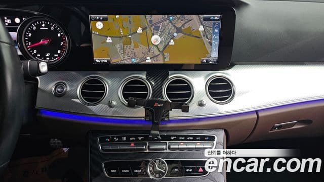Mercedes-Benz E-Class 2019 — ფოტო 2/20