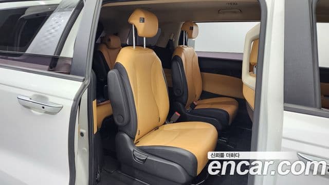 Kia Carnival 2020 — Фото 12/20