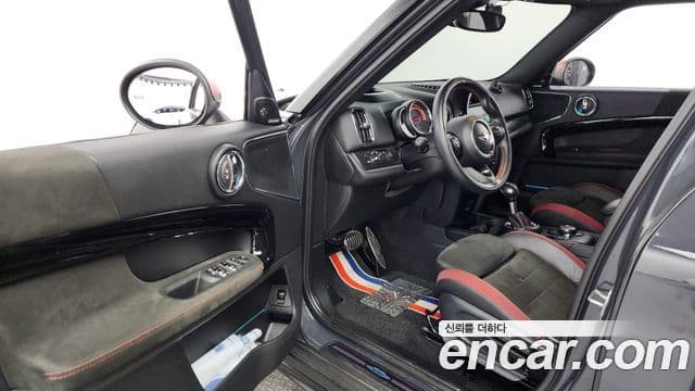 Mini Cooper S Countryman 2018 — ფოტო 9/20