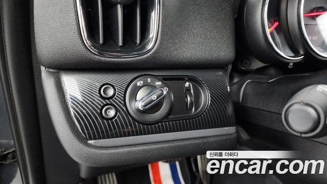 Mini Cooper S Countryman 2018 — ფოტო 14/20