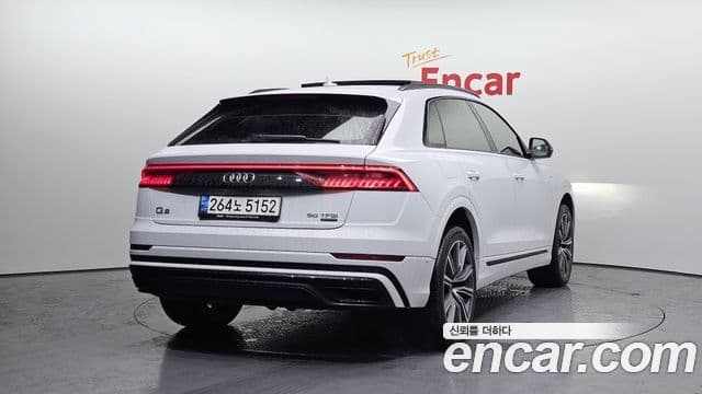 Audi Q8 2021 — Photo 7/20