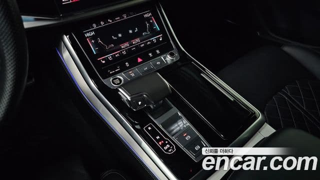 Audi Q8 2021 — Photo 14/20