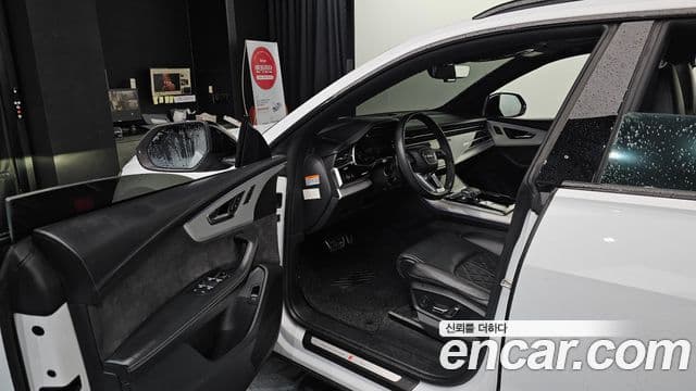 Audi Q8 2021 — Photo 16/20