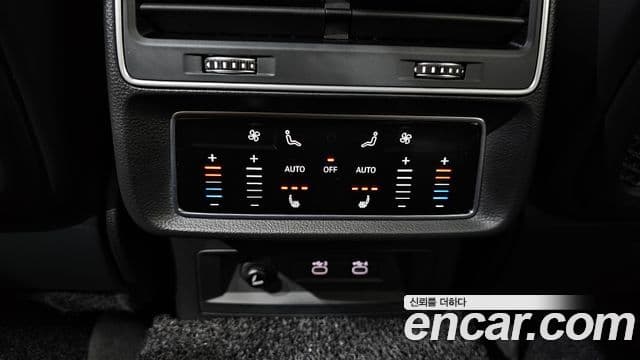 Audi Q8 2021 — Photo 17/20