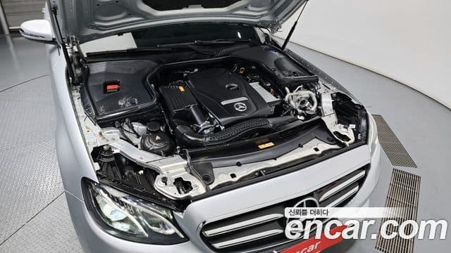 Mercedes-Benz E-Class 2019 — ფოტო 6/20