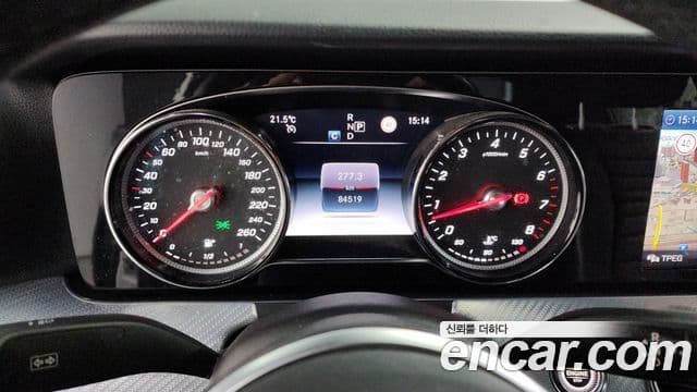 Mercedes-Benz E-Class 2019 — ფოტო 8/20