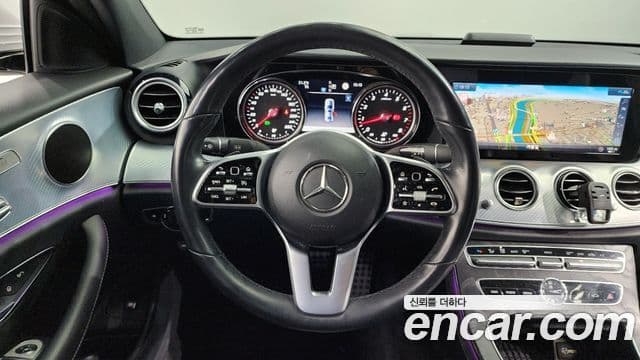 Mercedes-Benz E-Class 2019 — ფოტო 13/20