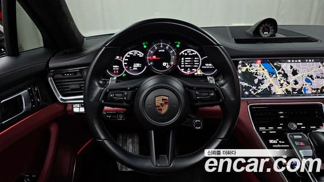 Porsche Panamera 2021 — ფოტო 13/20