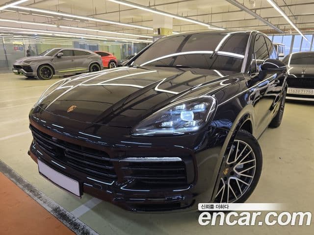 Porsche Cayenne 2020 — Photo 2/20