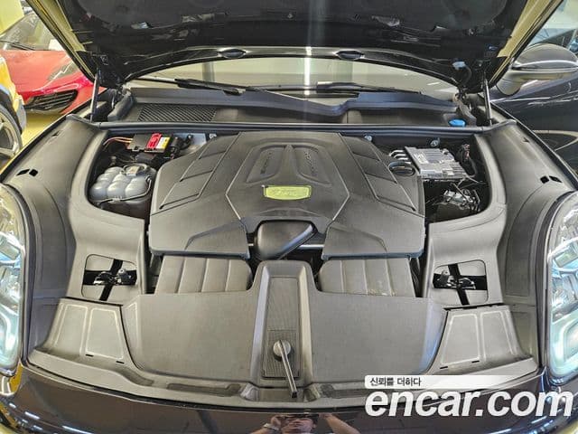 Porsche Cayenne 2020 — Photo 14/20