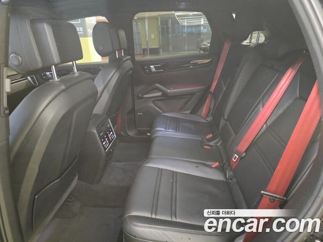 Porsche Cayenne 2020 — Photo 11/20