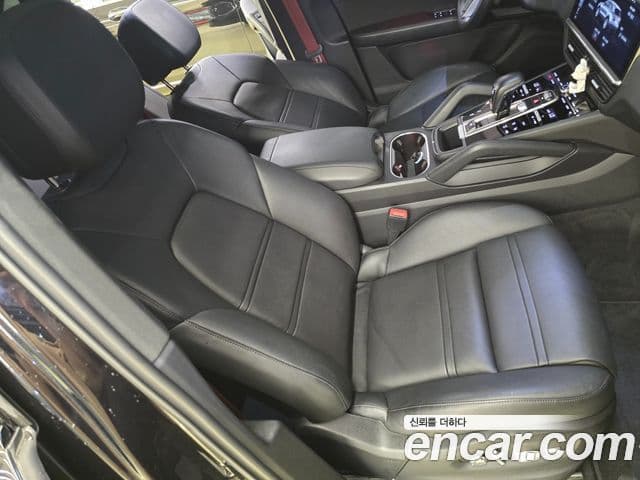 Porsche Cayenne 2020 — Photo 12/20