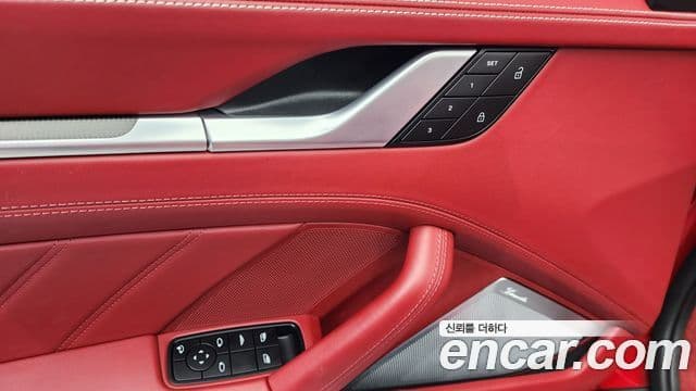 Porsche 911 2022 — ფოტო 14/20