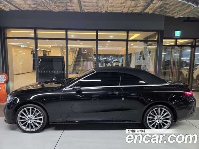 Mercedes-Benz E-Class 2021 — ფოტო 15/20