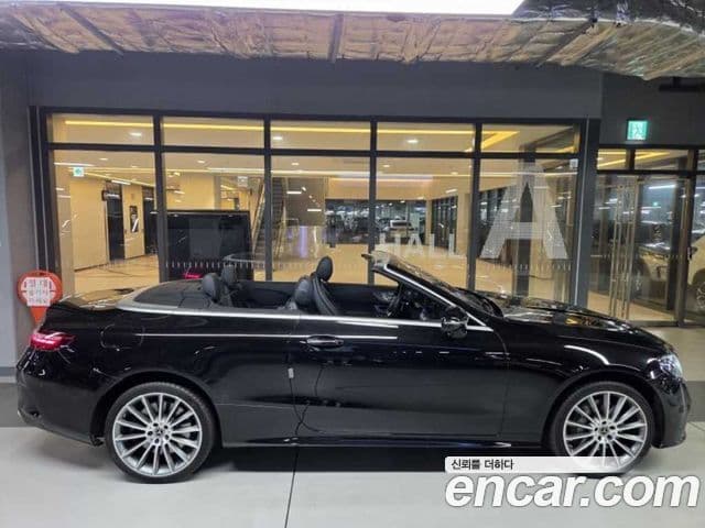 Mercedes-Benz E-Class 2021 — ფოტო 17/20