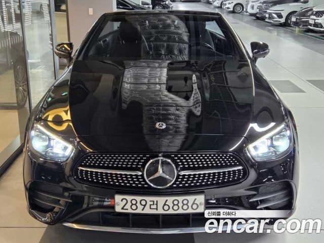 Mercedes-Benz E-Class 2021 — Photo 10/20