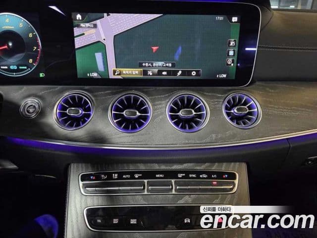 Mercedes-Benz E-Class 2021 — Photo 2/20