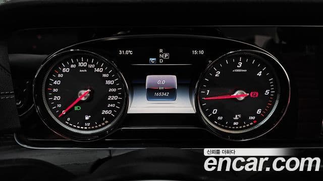 Mercedes-Benz E-Class 2018 — Şəkil 8/20