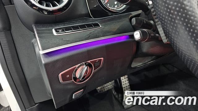 Mercedes-Benz E-Class 2018 — Şəkil 13/20
