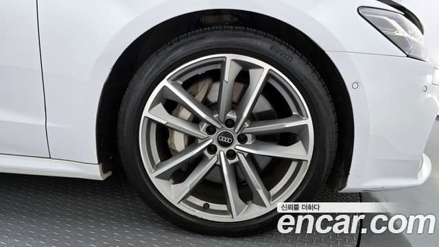 Audi A7 2020 — ფოტო 5/20