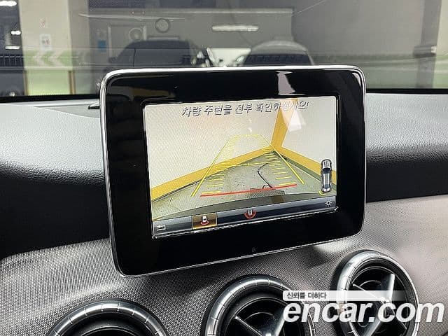 Mercedes-Benz CLA-Class 2018 — Şəkil 17/20