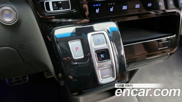 Hyundai Staria 2024 — Фото 9/20