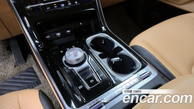 Kia Carnival 2020 — ფოტო 9/20