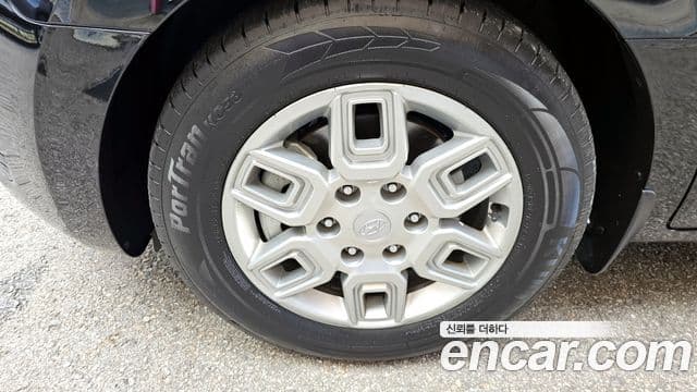 Hyundai Staria 2023 — Фото 5/20