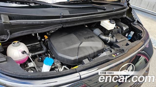 Hyundai Staria 2023 — Фото 6/20