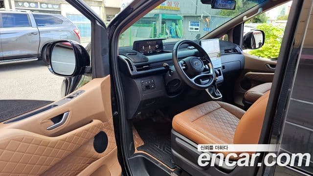Hyundai Staria 2023 — Фото 10/20