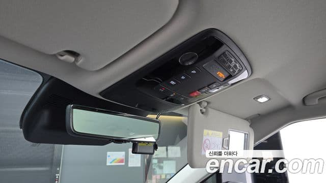 Kia Carnival 2024 — Photo 19/20