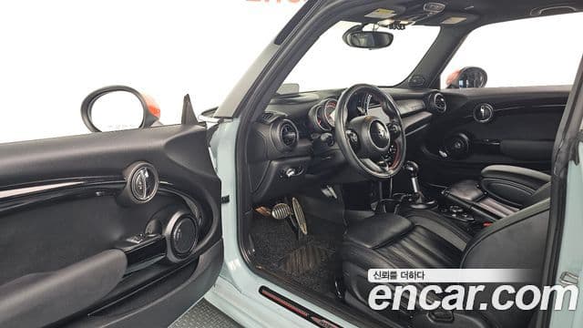 Mini Cooper S 2019 — Şəkil 11/20